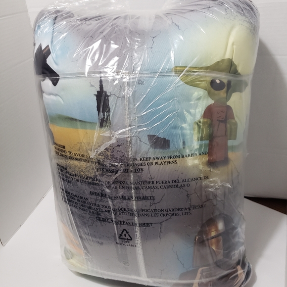 Star Wars Lego Mandalorian Full Size sheet set and reversible comforter. Yoda - Picture 5 of 8